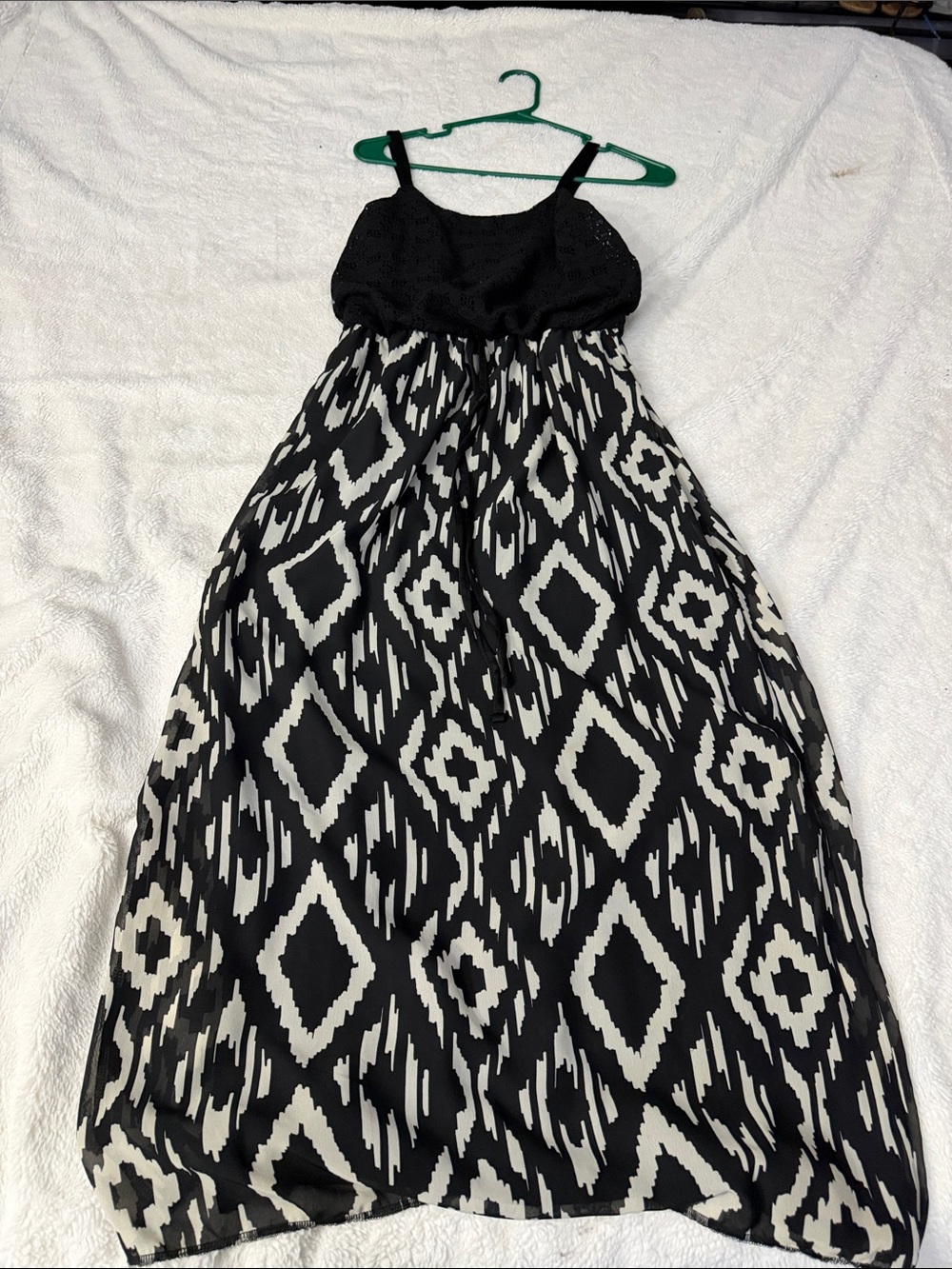 Faded Glory Black and White Geometric Maxi Dress